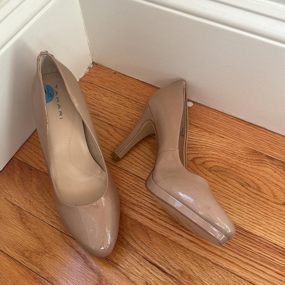 New- Women Tahari Tan Platform Pumps Size 7.5 - Picture 2 of 12